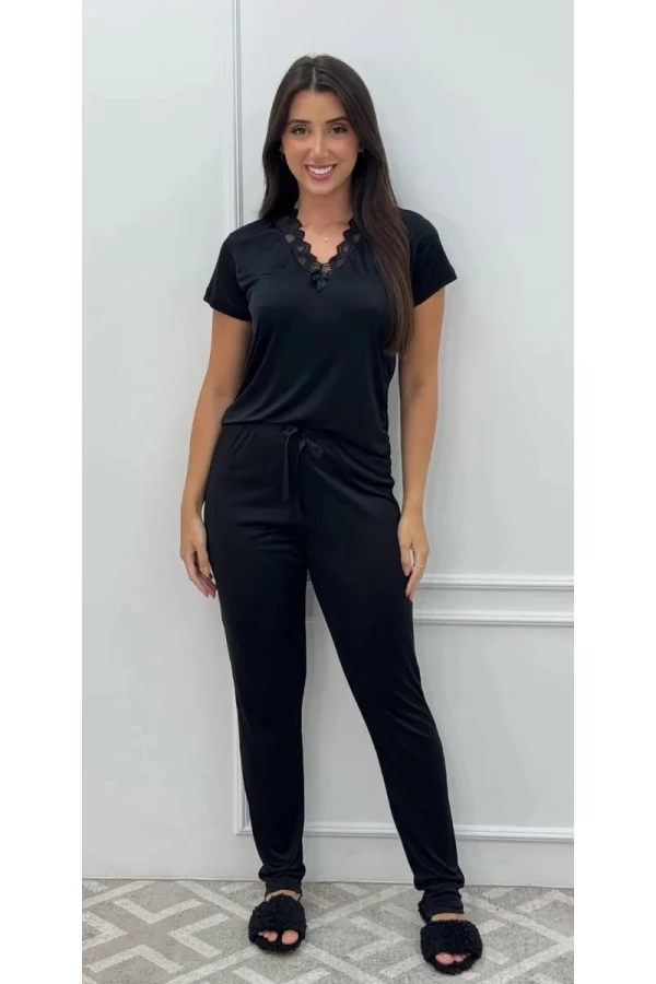 PIJAMA CALÇA E BLUSA MANGA CURTA COM DETALHE EM RENDA