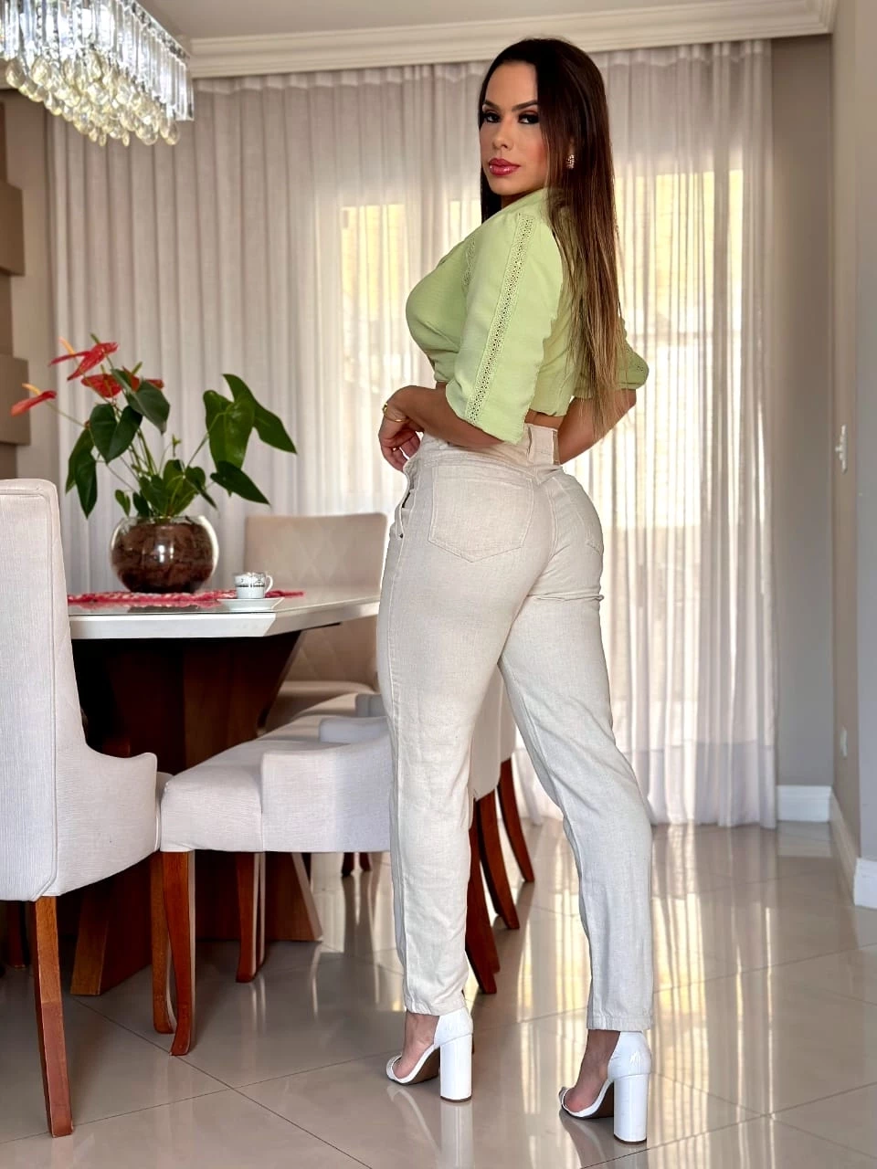 CALÇA MOM SARJA COM LINHO
