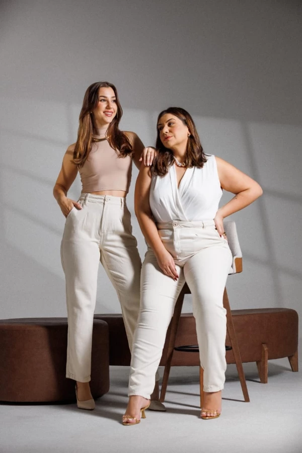 CALÇA MOM SARJA COM LINHO